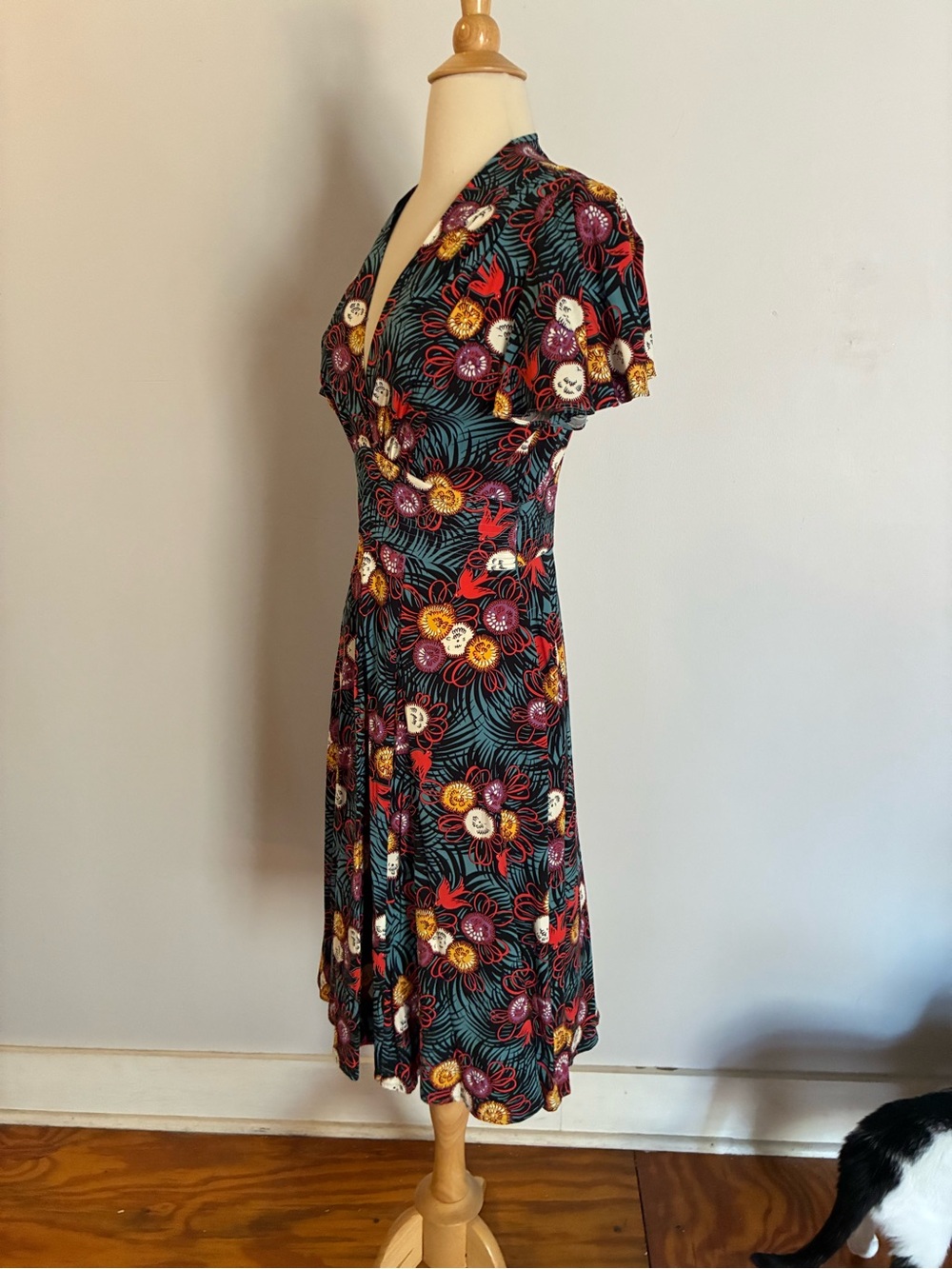 Trashy Diva Curious Corsage Flutter Sleeve Dress - Picture 2 of 7